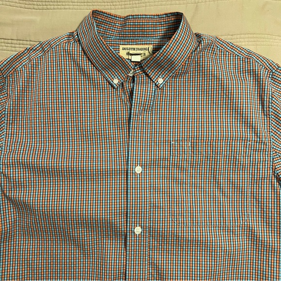 Duluth Trading Co Relaxed Fit Wrinkle Fighter Button Checkered Shirt - Picture 3 of 6